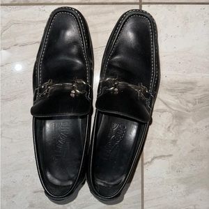 Salvatore ferragamo loafer black leather size 9